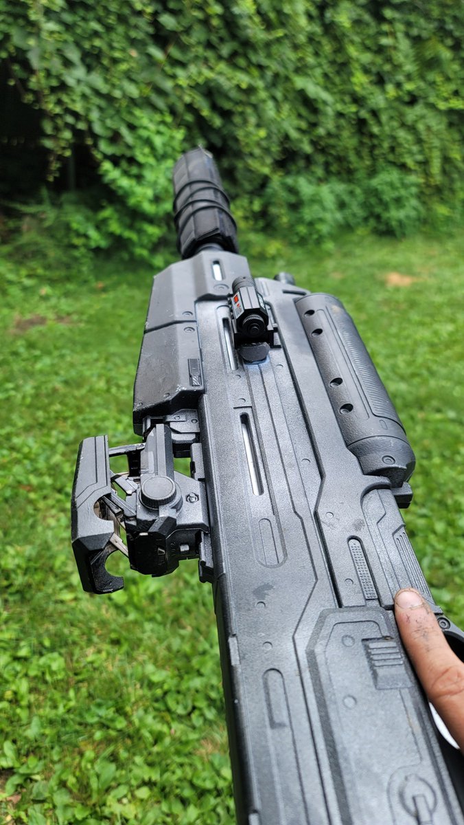 Mooreshots1's tweet photo. My custom nerf MA40 is finally finished! #halospotlight https://t.co/Q22ZjoriTL