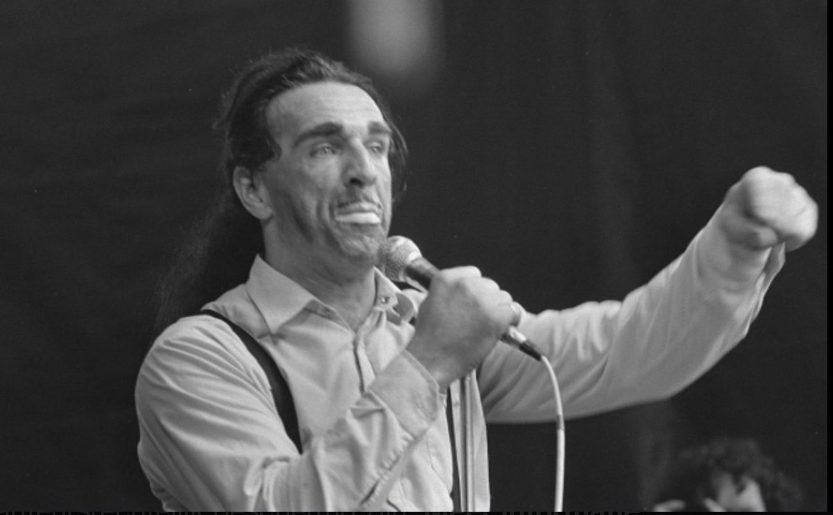 Gek idee: #DjangoEdwards overleden, Amerikaanse clown en artiest, ooit zelf leren kennen als organisator van het #FestivalofFools in Amsterdam. #RIP