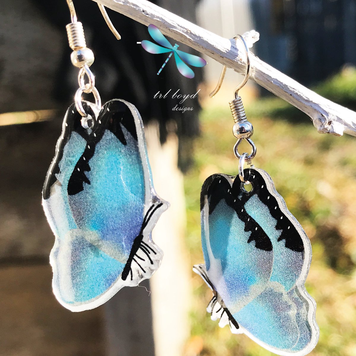 As well as the dark blue and black butterfly earrings available at trlboyddesigns.etsy.com we have the lighter blue and black butterfly earrings.

#butterfly #butterflyearrings #butterflyjewellery #etsyseller #noveltyearrings #statementearrings #hope #butterflylovers