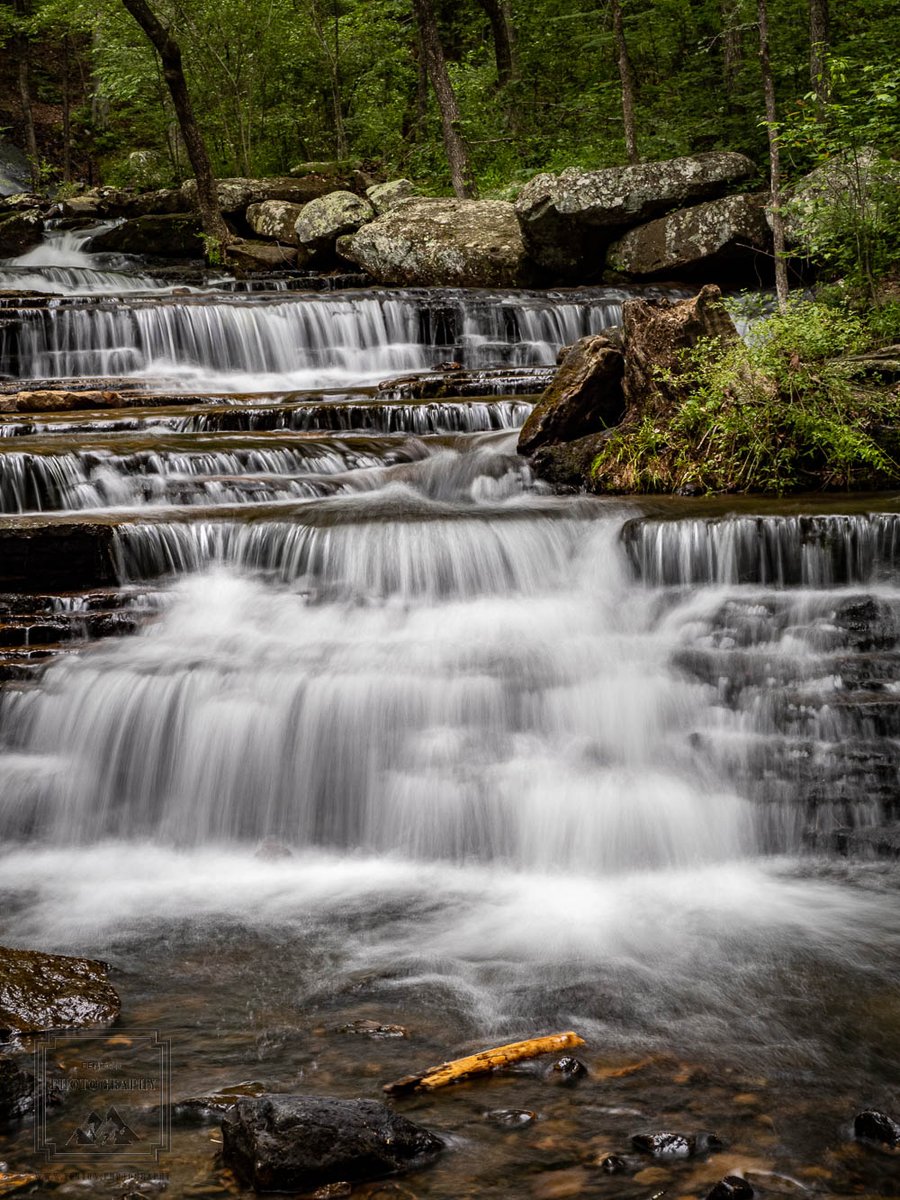 Long exposure photograph at Collins Creek. #arkansas #wonderfularkansas #thenaturalstate #photography #nature #explore #arkansasoutdoors  #arkansaslife #longexposure #waterfall #chasingwaterfalls #rocks #collinscreek @DailyEarthPics1 @_DailyEarthpic