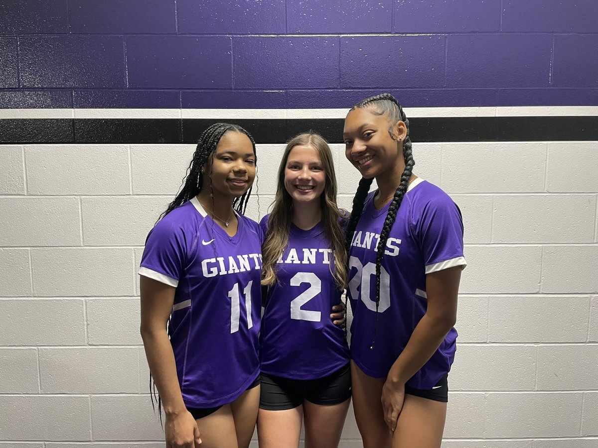 SeNiOr YeAr! 🏐💜 #classof2024!
