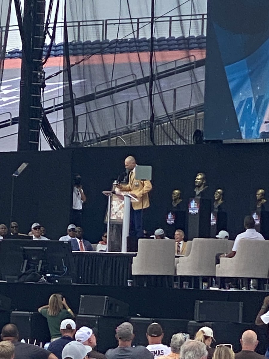 Congrats <a href="/BCHS_SDE/">Brookfield Central HS 🇺🇸</a> alumni <a href="/joethomas73/">Joe Thomas</a> on your HOF induction!