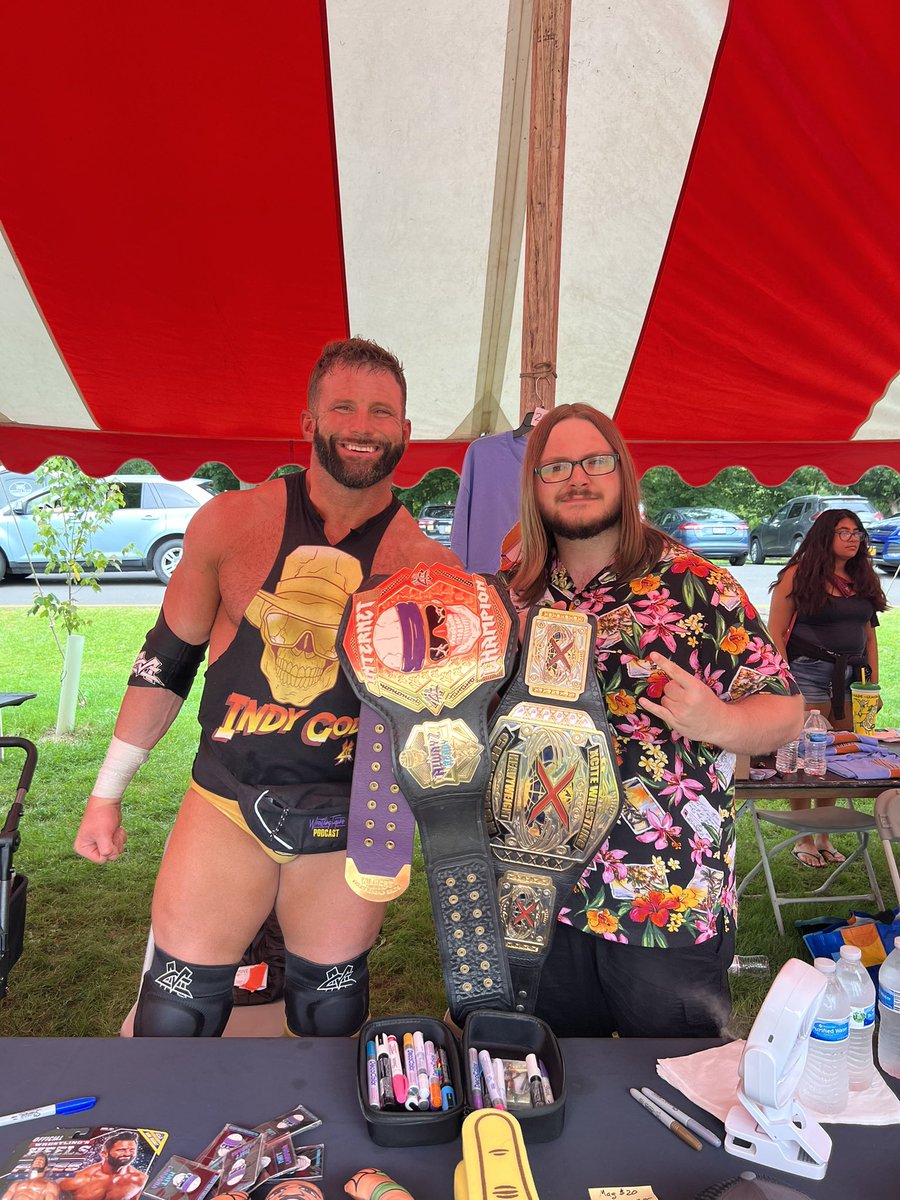 bombshellbilly's tweet image. My son and I got to meet Broski in Binghamton, NY for @XciteWrestling (last time was at Jimmy’s and we all had masks on) … I work a full time job, and 3 part time gigs as a musician/DJ …so some family time rocks! …thank you @TheMattCardona for a great day out with my boy!