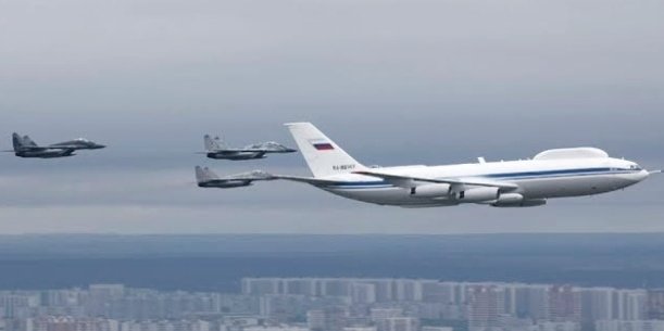 Heyi ningasalali!!! 🔥

Breaking News | 🇳🇪  🇷🇺 | Russian cargo planes have been observed landing at Niamey Airport in Niger.

Niger is heavily protected.