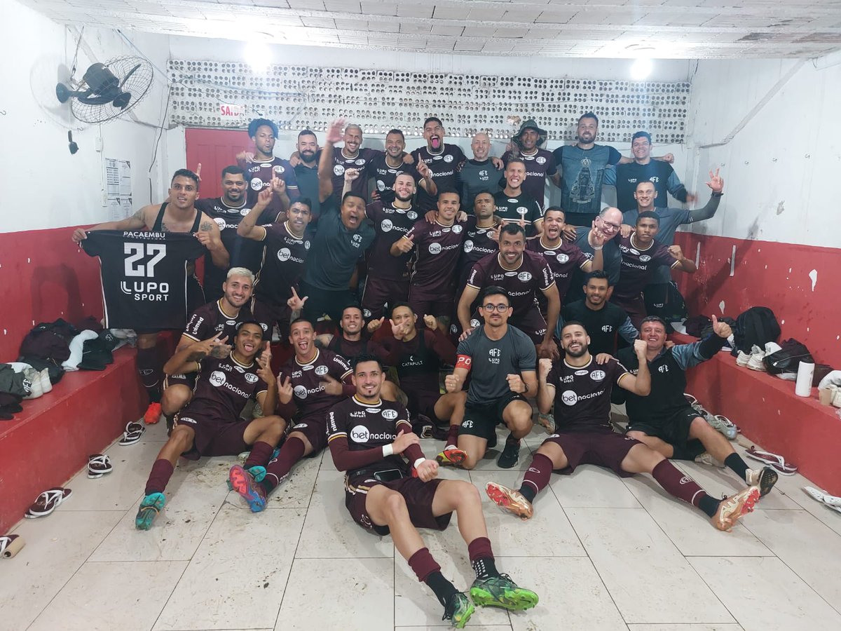 afeoficial's tweet photo. Podem respirar aliviados, torcedores! Estamos bem e classificados 😅🚂🔥🇱🇻

Agora, a Ferroviária aguarda o jogo entre Democrata-MG e Anápolis-GO para definir o adversário das oitavas de final da Série D.

VAMOS, FERROVIÁRIA! VAMOS, LOCOMOTIVA! 

🚂🔥🚂🔥🚂🔥 https://t.co/MmK4ECxc3j