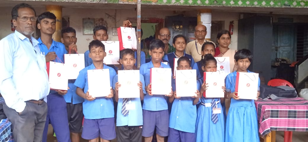 dsso_hq's tweet photo. Distribution of digital hearing aid to 71 students of Beleswar school for HI by the Audiologist of SIDR under SSEPD Department.
@SSEPD2 @MoSarkar5T https://t.co/9u9fo4w1Jb