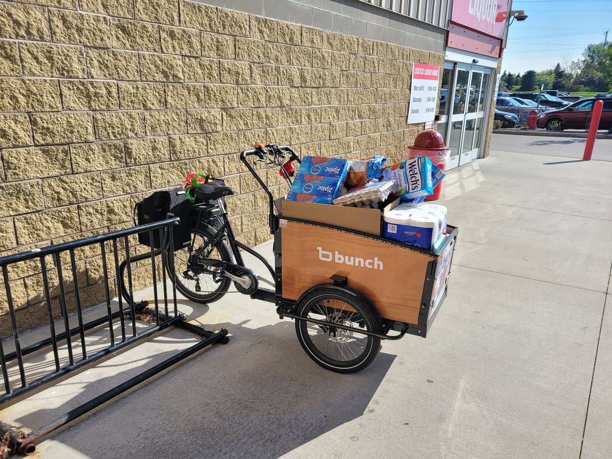 Just a reminder you don't need a massive SUV or pickup truck to go to Costco.

And the bike gets the best parking 😊

#carfree #carreplacement #cargobike @BunchBikes