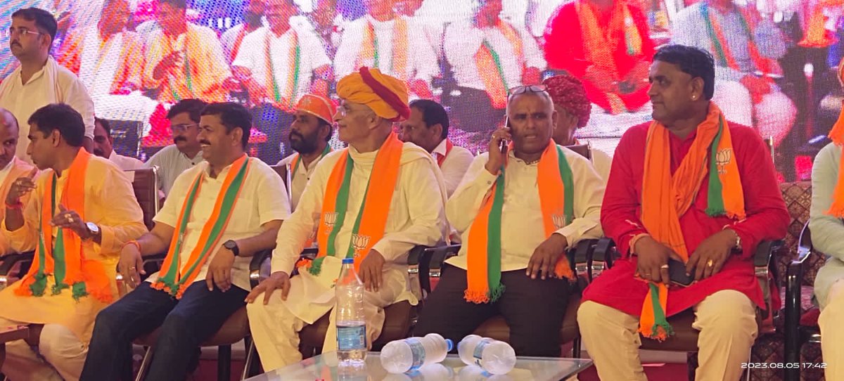 JabbarMla's tweet photo. नवनियुक्त भाजपा जिलाध्यक्ष श्री प्रशान्त जी मेवाड़ा के पदभार ग्रहण कार्यक्रम में भाजपा प्रदेश अध्यक्ष श्रीमान सी. पी. जी जोशी के साथ कार्यक्रम में भाग लिया। @narendramodi @AmitShah @JPNadda @VasundharaBJP @cpjoshiBJP @Pmewarabhl @baheriasc @chshekharbjp @JoshiPralhad https://t.co/w5muxuZFck