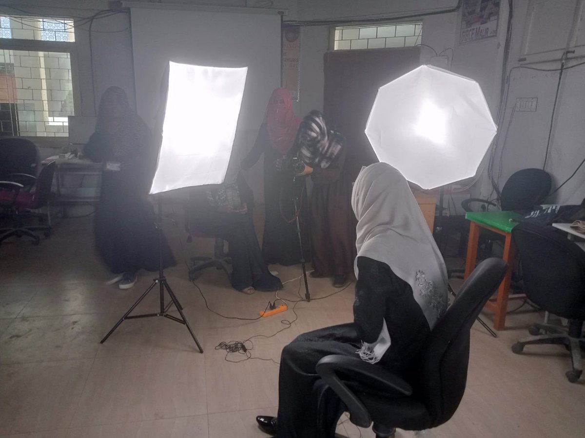 GIBCEMALIR's tweet photo. Todays Class Activities of Professional Photography,Documentry &amp; Ad-making of PM's Youth Skill Development Program under NAVTTC by sir kashif shayari &amp; Sir Kazim Manzoor...05/08/2023
.
#digitalmedia #documentary #filmmaking #NAVTTC #shortcourses https://t.co/ilqmRs0mog