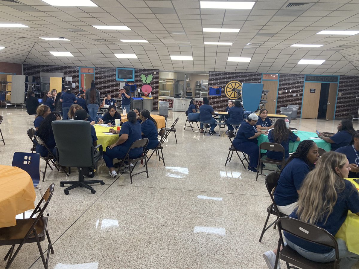 LAshley2016's tweet image. From committee planning meetings yesterday afternoon to supporting our families with Home Access Updates this morning @GrayES_AISD we will work together to be a part of the solution and not the problem. #LearningIsAnAdventure #FindTheGood