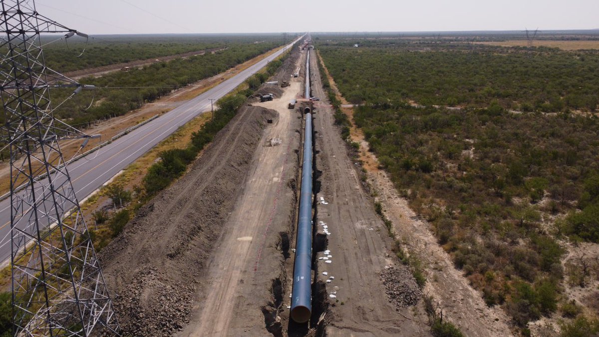 nuevoleon's tweet photo. Estamos por terminar la construcción del acueducto El Cuchillo II, con el que llevaremos 5 mil litros de agua por segundo adicionales a la ciudad. A ti te toca bajar tu consumo y ser un ciudadano de 100 litros diarios.👷🏽‍♂️🚧🛠💦 https://t.co/oyfUNWkUd1