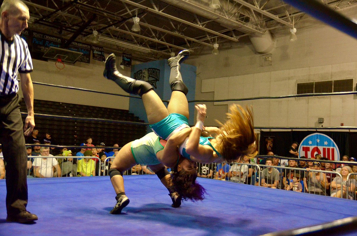 tanailysuplex's tweet image. Put some respect on my name #SuplexQueen 🤼‍♀️🤼‍♀️
#GoingForARide #プロcontrolSystem #germansuplex #FreestyleWrestlingChampion #grappler #shooter #suplex #wrestling #prowrestler #amateurwrestler #womanpower #womanwrestling #tanailywrestling #tanaily #tinytanaily #sports #tcw