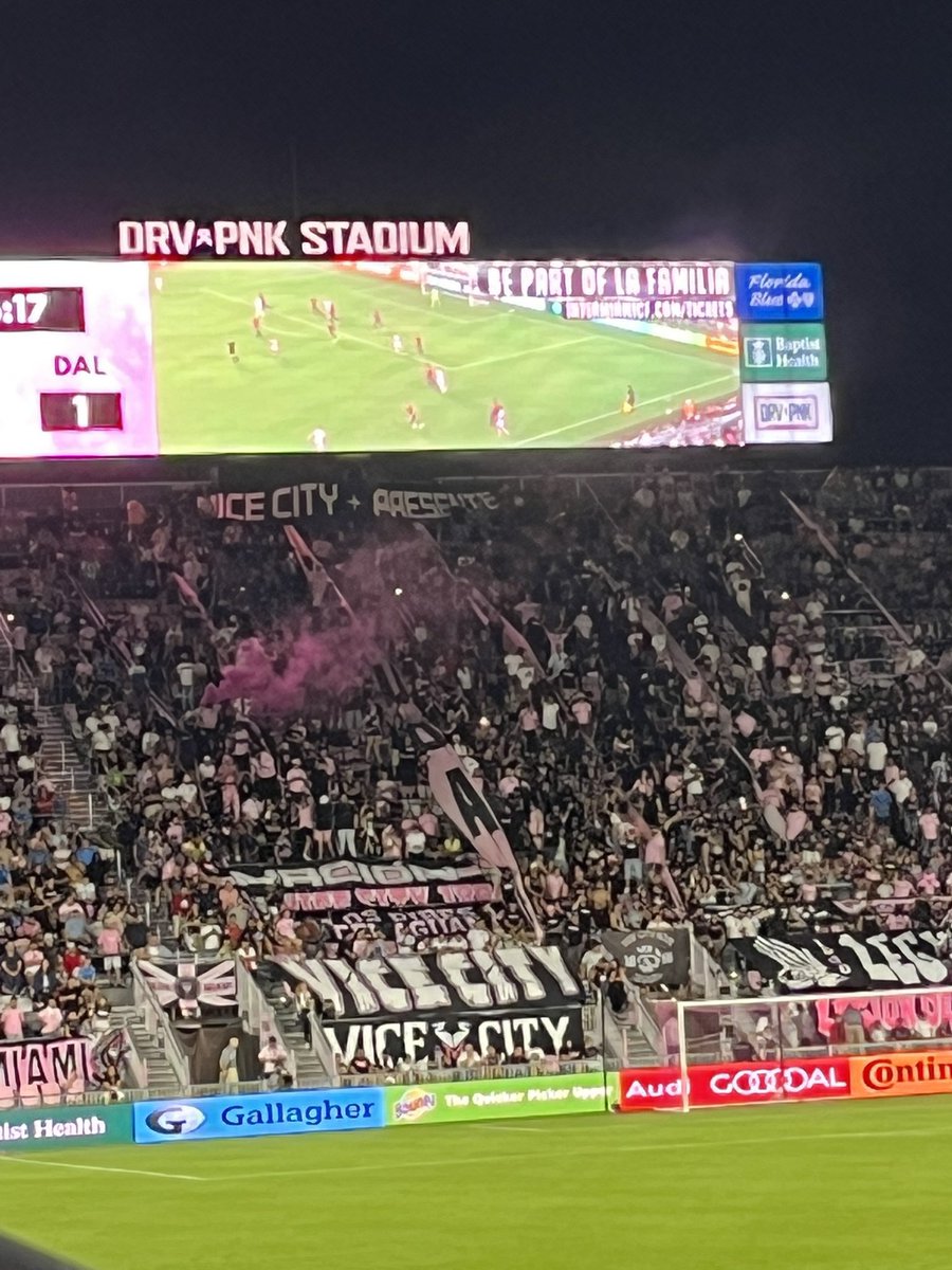 VICECITY1896's tweet photo. QUE LO CUENTEN COMO QUIERAN.. hemos estado desde antes de Messi, estamos ahora con Messi, y estaremos después sin Messi.. 

PAST PRESENT FUTURE-HERE TO STAY

Esto es la ciudad del vicio, Esto es VICE CITY 1896 🖤💗 (Orlando cagon 😘) 

#intermiamicf
#lafamiliaimcf
#vicecity1896 https://t.co/VCNyoI8qrW