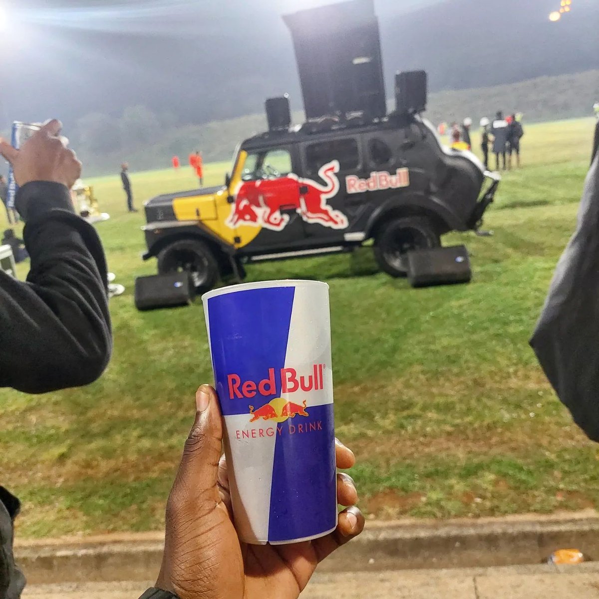 MikeMongali's tweet photo. Last Night's Soccer Tournament @ukzn_howard_students with @redbullza providing the entertainment as usual😋
•
•
•
#redbull #howarduniversity #soccer #entertainment https://t.co/q4QXh5n7Qf
