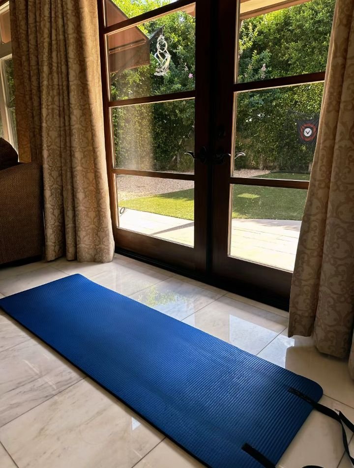 Angie__160's tweet photo. I usually run briskly on the treadmill for 40 minutes - 1 hour.About 5km-7km a day

40 minutes on the mat without oxygen after running

#NoteInspiration #Losangeles#LosangelesLife #Movement #Life #My Exercise Daily#Sports Punch Card#Record Life #Sports Diary #Running Healing https://t.co/6GeWFIIGeH