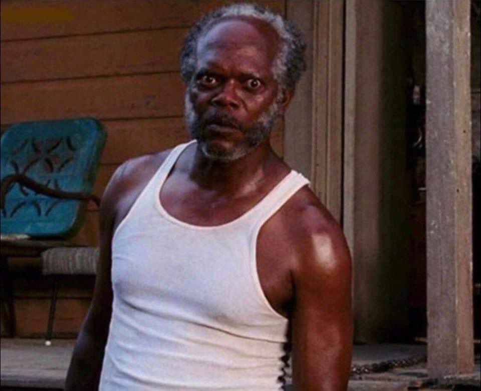 em_Lazzy's tweet image. older men don’t even be tryna hide that they staring at you… be looking at you like this