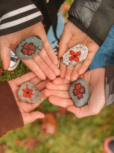 Join us in a heartfelt mission to pay tribute to the veterans in your local cemetery. With over 216,000 identified veteran burials, our unwavering commitment is to ensure that every brave individual is honoured and remembered.

nostoneleftalone.ca/for-cemeteries
