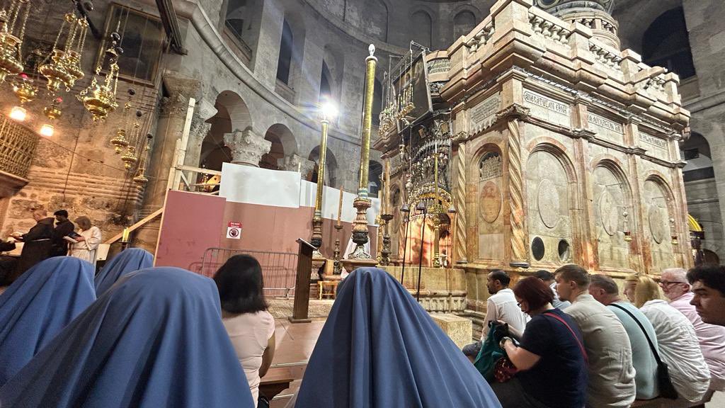 MsLevens's tweet photo. Day 9 - we went to a cheeky morning mass at the holy sepulchre, then a 
 tour of Tayelet Haas Promenade, the
Jabel Mukaber, and theTolerance Liberty Bell Park bus bombing memorial with fabulous Holocaust educator Jeremy Leigh.  Last full day 😩 but a brill one. https://t.co/Keo8vqq4YH