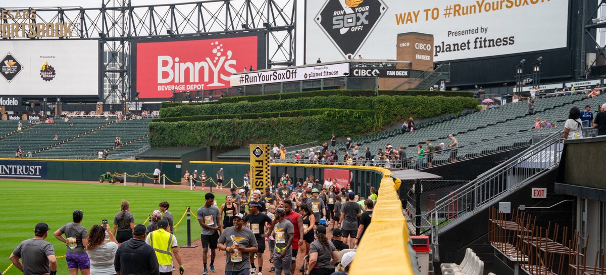 whitesox's tweet photo. Way to #RunYourSoxOff, Sox fans! 👟🏅 https://t.co/J3bGHm5edc
