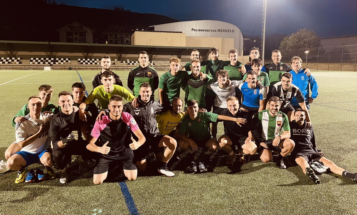 AmpueroFC's tweet photo. ¡El equipo regional termina su primera semana de entrenamientos! 💪🏼

💚🤍

#ampueroestademoda #pretemporada https://t.co/vSiOqrqYhS