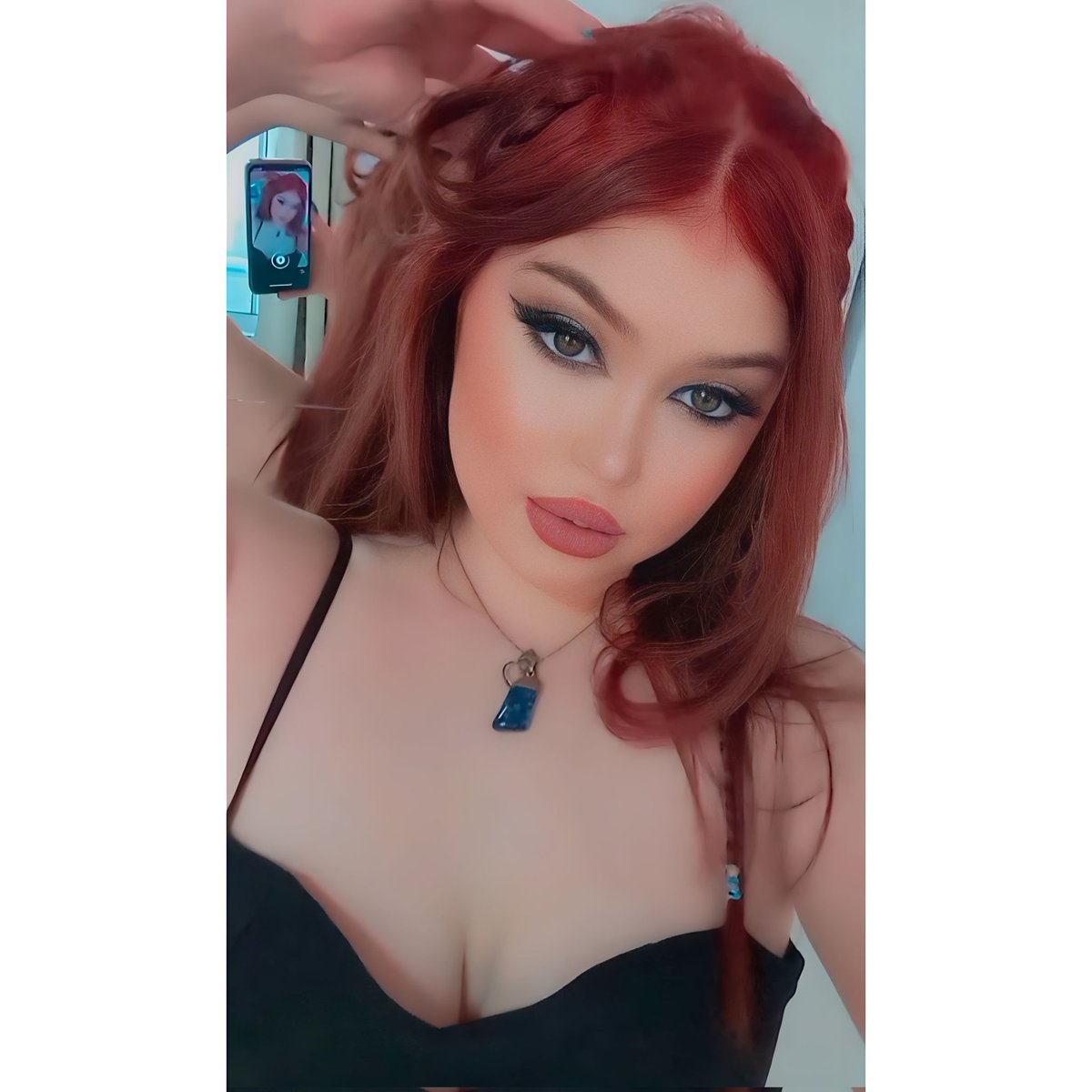 NexucoD's tweet photo. Makeup tono plateados y negro ✨🤍

Paleta de #ushas
Base de #ushas
Labial #ushas
Y más lo podés encontrar en @ushasuruguay 

#makeup #makeupartist #makeuplooks #makeuptransformation #makeupprofessional #makeuppinterest #makeupelegant #makeupasehatic #makeuptumblrgirl #fotomakeup https://t.co/JA8vFXY15Q