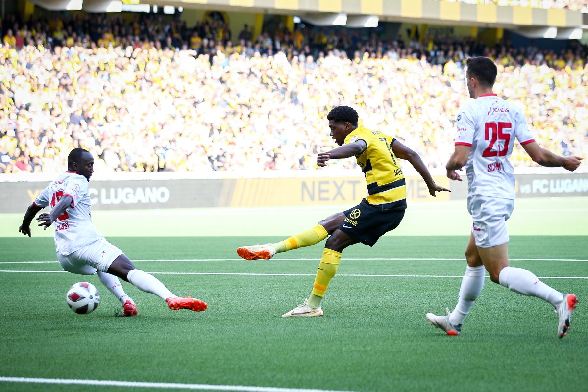 BSC_YB's tweet photo. Pause im Wankdorf, YB fรผhrt mit 3:1 gegen Winterthur. #BSCYB #YBFCW https://t.co/nGgiPL7Wtj