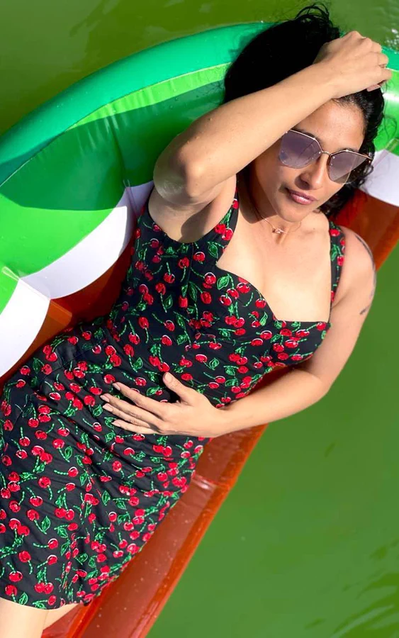 F2yDg2AXIAAyWb5?format=webp&name=900x900