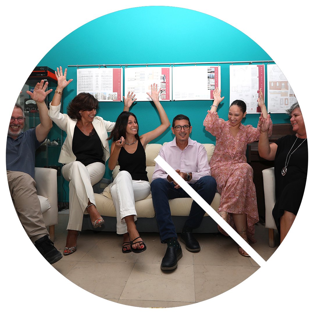 Arquestudio's tweet photo. @X Divertida sesión de fotos para renovar la web del estudio. https://t.co/UvCNwo2din . #EstudioArqu, #MarFernandezGarcia, #Restauración, #Rehabilitación, #Patrimonio https://t.co/ZHDNTUS4I2