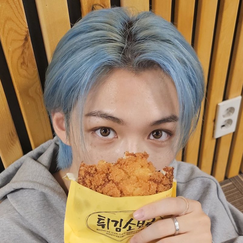 leecherrylix's tweet image. NEVER arguing with him