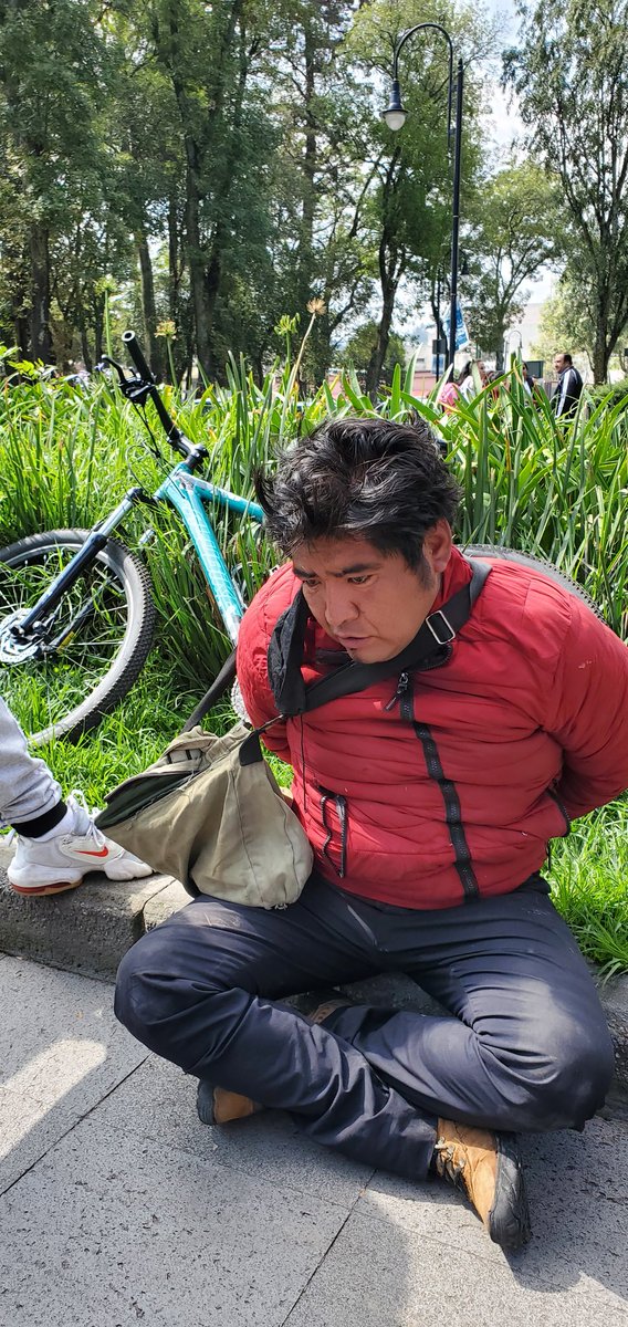 versoinfuso's tweet photo. Hace unos momentos este sujeto intentó robarse mi bici en la alameda, supongo que no es la primera, si lo reconocen denúncienlo.

#Toluca
@QuePocaMadre_Mx 
@quepocamadree https://t.co/AUgnKq2GPT