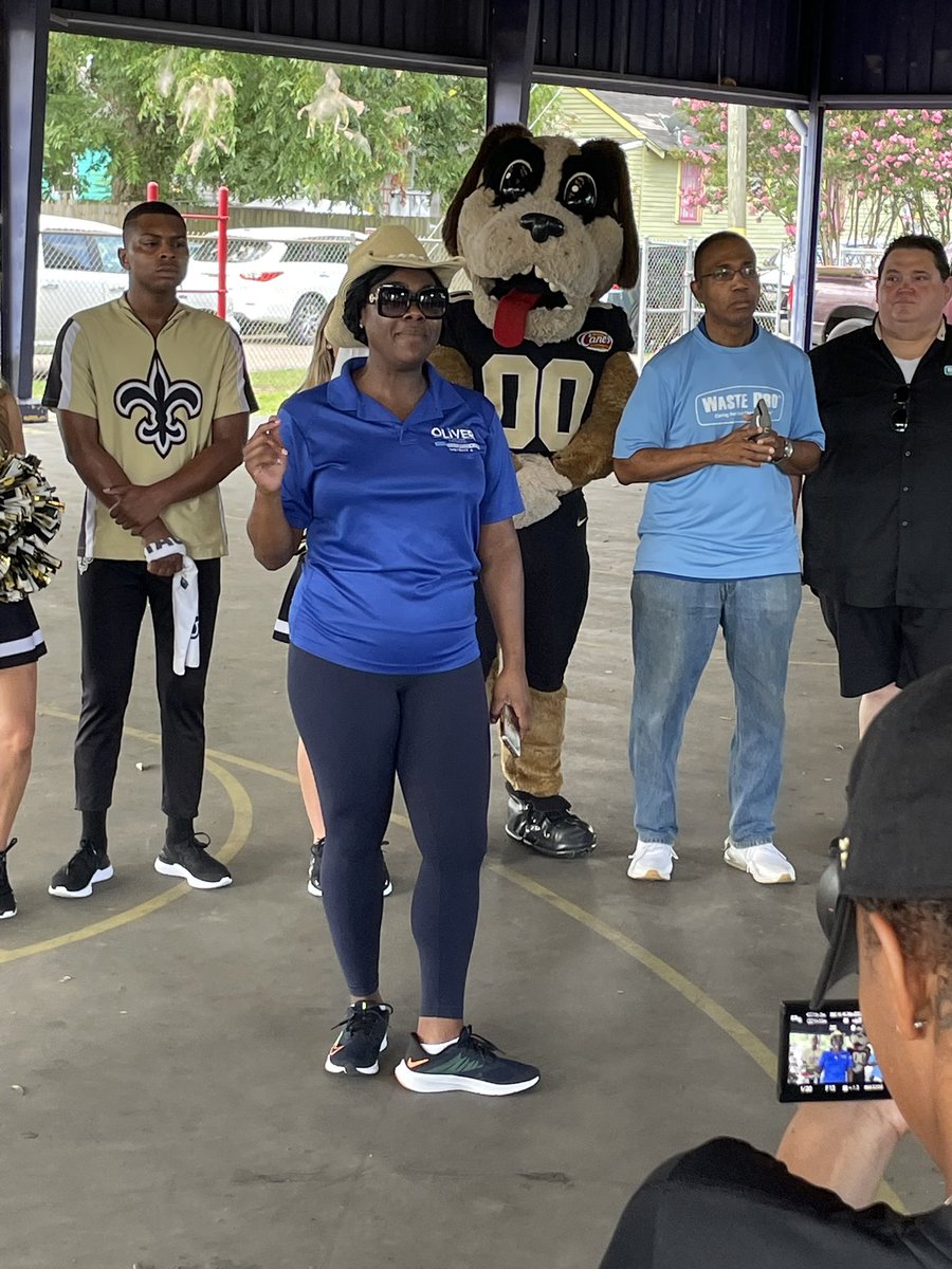 otforus's tweet photo. Keeping our playgrounds clean helps to contribute to a welcoming atmosphere for our children &amp; families to enjoy. Your #DistrictE Team &amp; partners from around the city joined in for a cleanup at #SamBonartPlayground in the #Lower9. 

#OTforUS #oliverOURcouncilman https://t.co/pxFkSkxZ6c