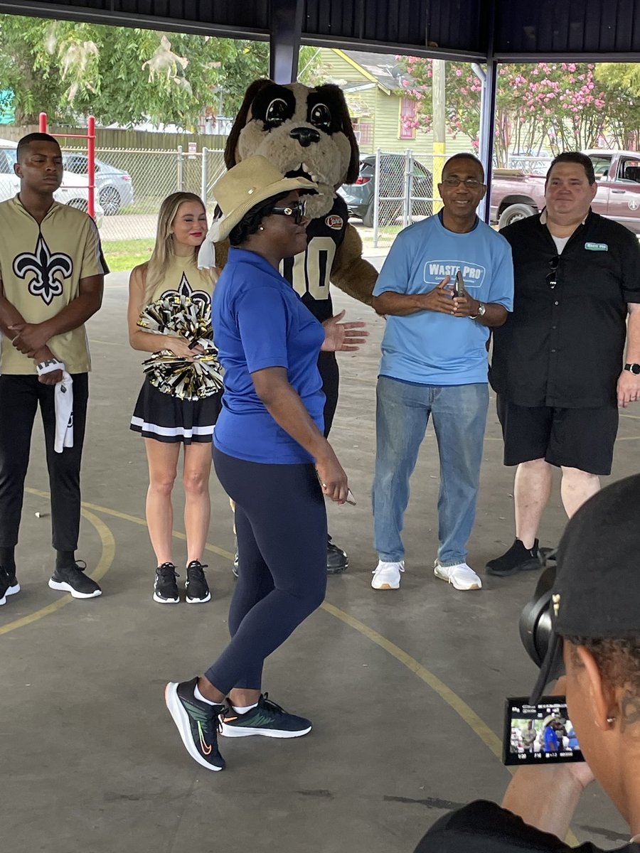 otforus's tweet photo. Keeping our playgrounds clean helps to contribute to a welcoming atmosphere for our children &amp; families to enjoy. Your #DistrictE Team &amp; partners from around the city joined in for a cleanup at #SamBonartPlayground in the #Lower9. 

#OTforUS #oliverOURcouncilman https://t.co/pxFkSkxZ6c