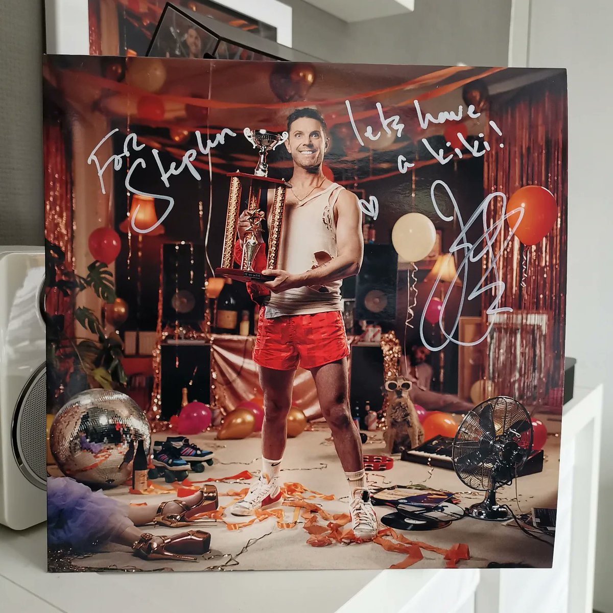 steviejonsmith's tweet photo. @Jakeshears 🧡💛❤️ spinning #Lastmandancing https://t.co/J77VsPBsJJ