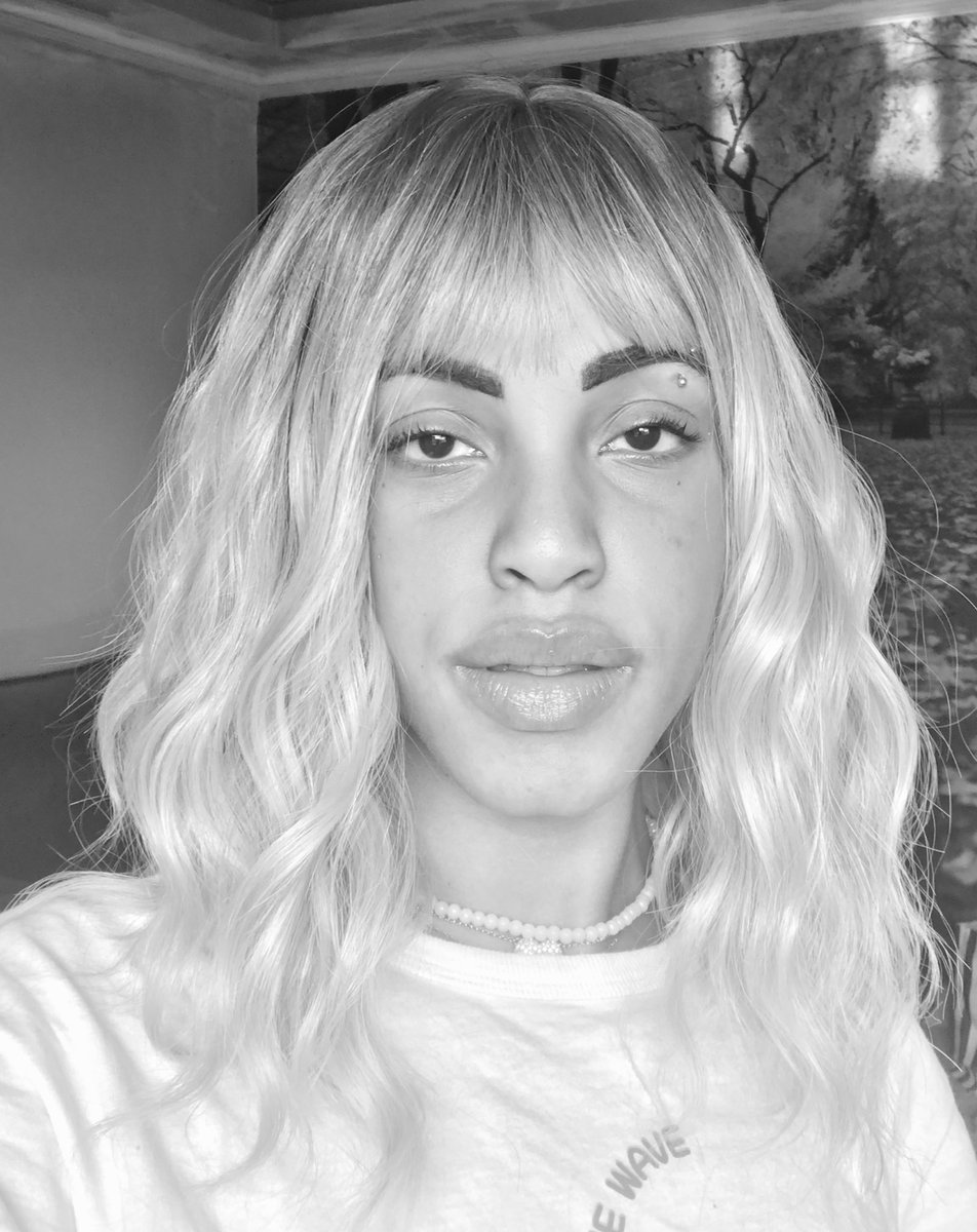 tarjaprtx's tweet photo. simplesmente não reaja 👱🏾‍♀️💅🏾 https://t.co/ZtYXdbhg3t
