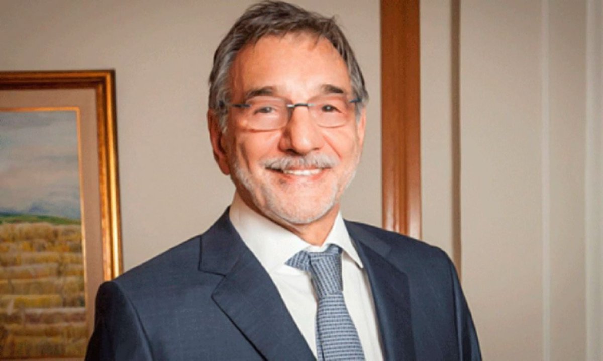 juanvazquezcfp's tweet photo. Este es Aldo Navilli dueño de Molinos Cañuelas, compró Cargill, monopolizó la harina y por ende todos sus subproductos, debido al poder que ejerce por el dominio del mercado alimentario y es quién recibe más subsidios del Estado nacional. https://t.co/5yWRDbatxZ