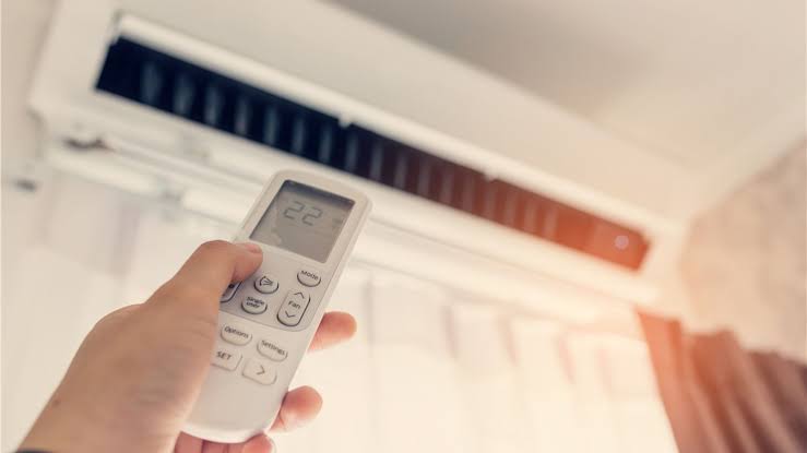 Şart falan yok.

Bu tweeti favlayan bir takipçime klima hediye edeceğim.