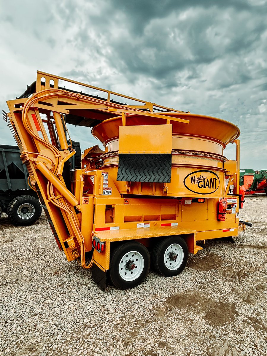 Whether you use your tub grinder for bedding or feed, we have you covered!

#PEC #postequipment #tubgrinder #PECteam #rockvalley