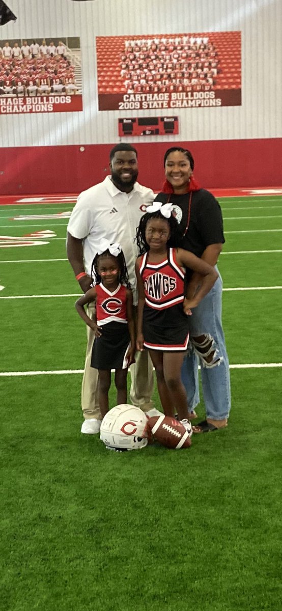 coach_horsley's tweet photo. Year 10 let's go! #DawgDynasty https://t.co/OujRVLbbRV