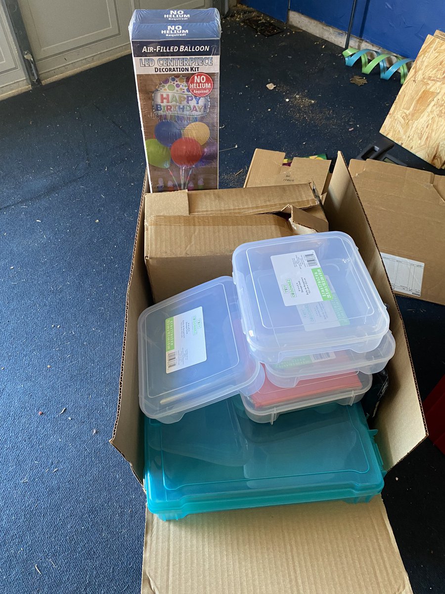 Cantwell0607's tweet image. I hit the teacher jackpot between Sha&apos;ree S Terry and Nikki Nacole Mozee I’m going to ready for this school year! #TeachersHelpingTeachers #backtoschool #organizationiskey