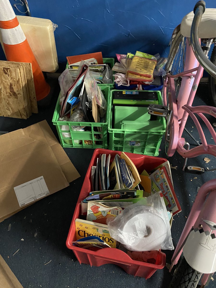 Cantwell0607's tweet image. I hit the teacher jackpot between Sha&apos;ree S Terry and Nikki Nacole Mozee I’m going to ready for this school year! #TeachersHelpingTeachers #backtoschool #organizationiskey