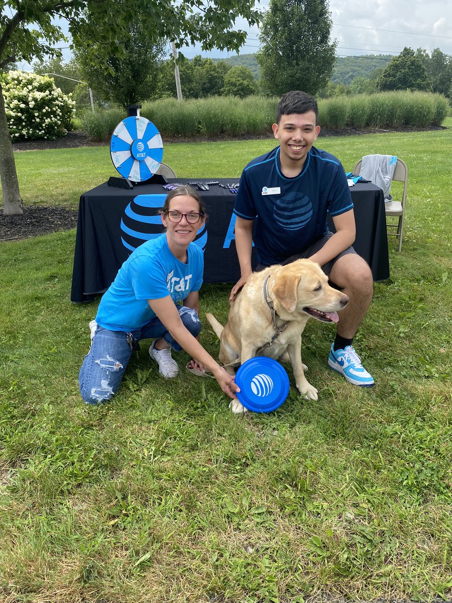 Larry Parker and Hayley made friends at the SVE Panther Prowl 5k!! 
<a href="/ATTLarryThatGuy/">Larry Parker</a>
<a href="/ne1581/">Nathan Ehrhart</a> 
<a href="/Kthompson0313/">Kim</a> 
<a href="/DennisJFosterJR/">Dennis Foster</a> 
#Attlife 
#NYNJstateofmind!
