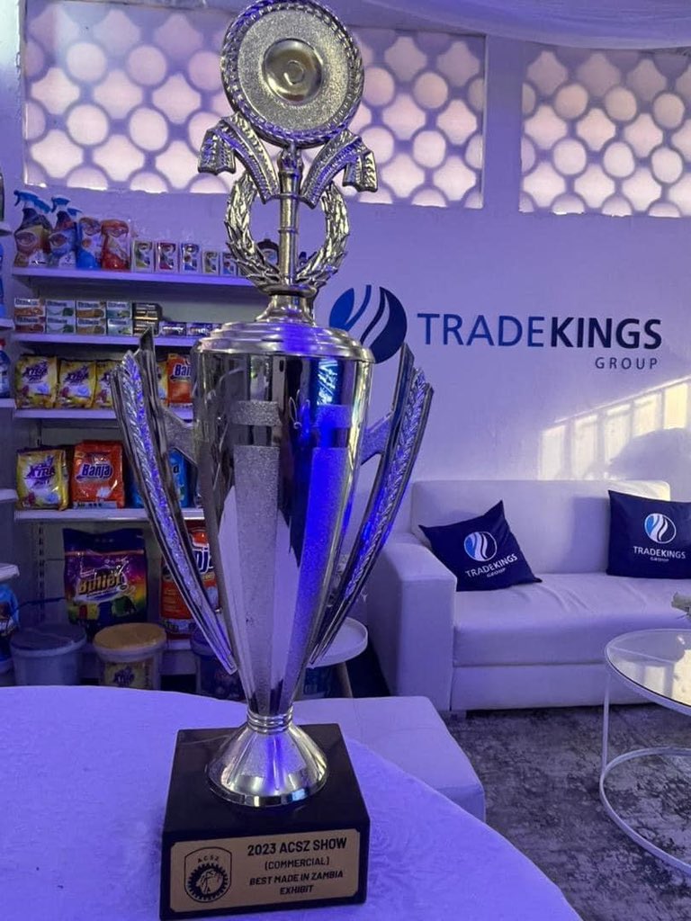 PRGirlMedia's tweet photo. A WINNING TEAMπ
@Trade_Kings has being awarded The Best Made In Zambia Exhibition during the on going 95th Agric & Commercial Show, by H.E Republican President of Zambia @HHichilema. We are proud to be part of their winning team!ππΎππΎππΎ
#PRgirl2023 #TradeKings #AgricShow https://t.co/OASiJF92ZM