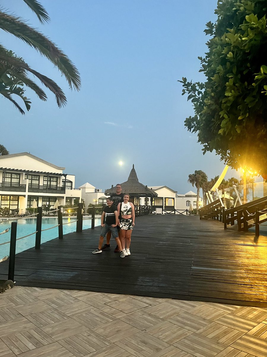 MrsOleary1814's tweet photo. I can't describe how much I have loved our little holiday in Lanzarote. Spending time with my beauties in the sunshine is just the BEST ποΈβοΈππ #SummerHolidayNumberTwo #SummerTime #Summer2023 #FamilyFun #OnwardForward #Lanzarote https://t.co/nuUYEiwqSJ