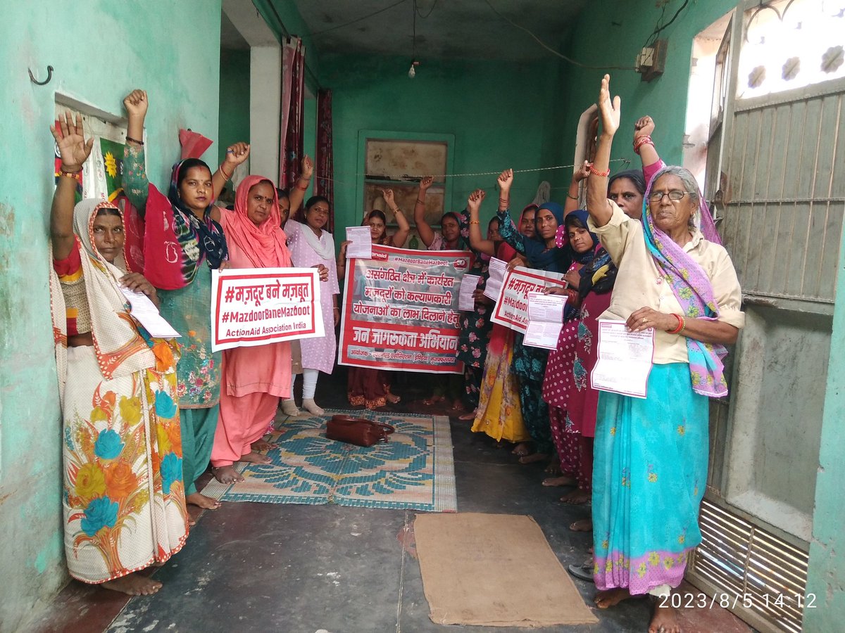GeetaAstiva's tweet photo. मुजफ्फरनगर में #मजदूर बने मजबूत अभियान के तहत जागरूक किया गया @KumarKopin @qamar_intekhab @KavitaAstitva  @C9Khalid @AaiaravindKumar @farazahmadSid https://t.co/rDvSjEBorW