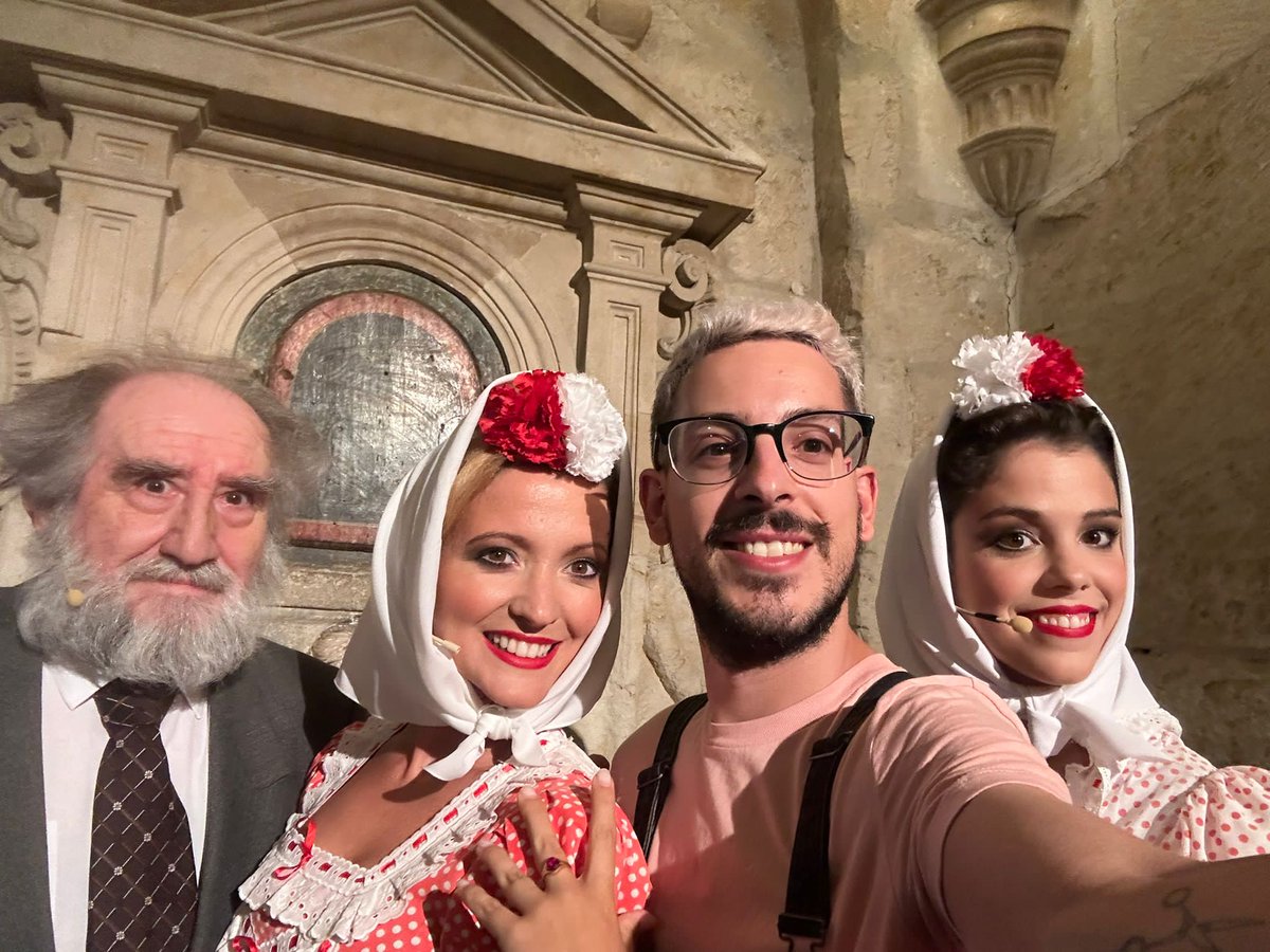 RaquelPardos's tweet photo. Anoche fue la última función de "No me niegues la Paloma", en Salamanca. Homenaje Tomás Bretón, compositor de la Zarzuela, bajo la dirección de #NuriaGalache y #Labefanaproducciones en la programación #plazasypatios2023 ¡+ de 400 personas asistieron a la representación! https://t.co/xmIdP1yaXT