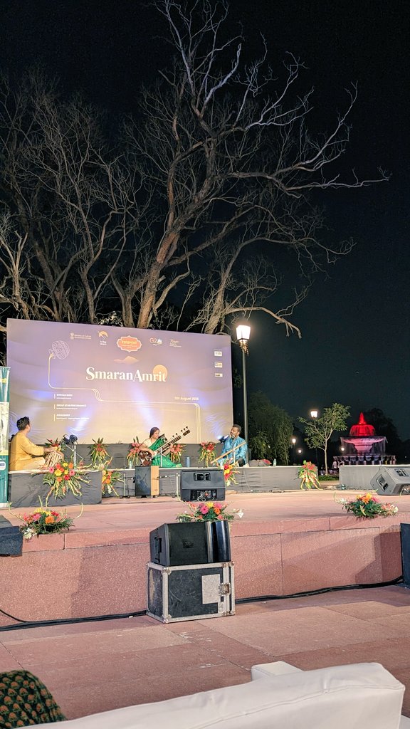 MadhukarBanuri's tweet photo. Enjoyed the #SmaranAmrit cultural program conducted by @MinOfCultureGoI at the revamped #IndiaGate amphitheatre! It was special to have fellow BITSian @varunkoundinya's family perform on stage, and that too on the #BITSianDay :) @BITS_Pilani https://t.co/yyxOHdMdlL