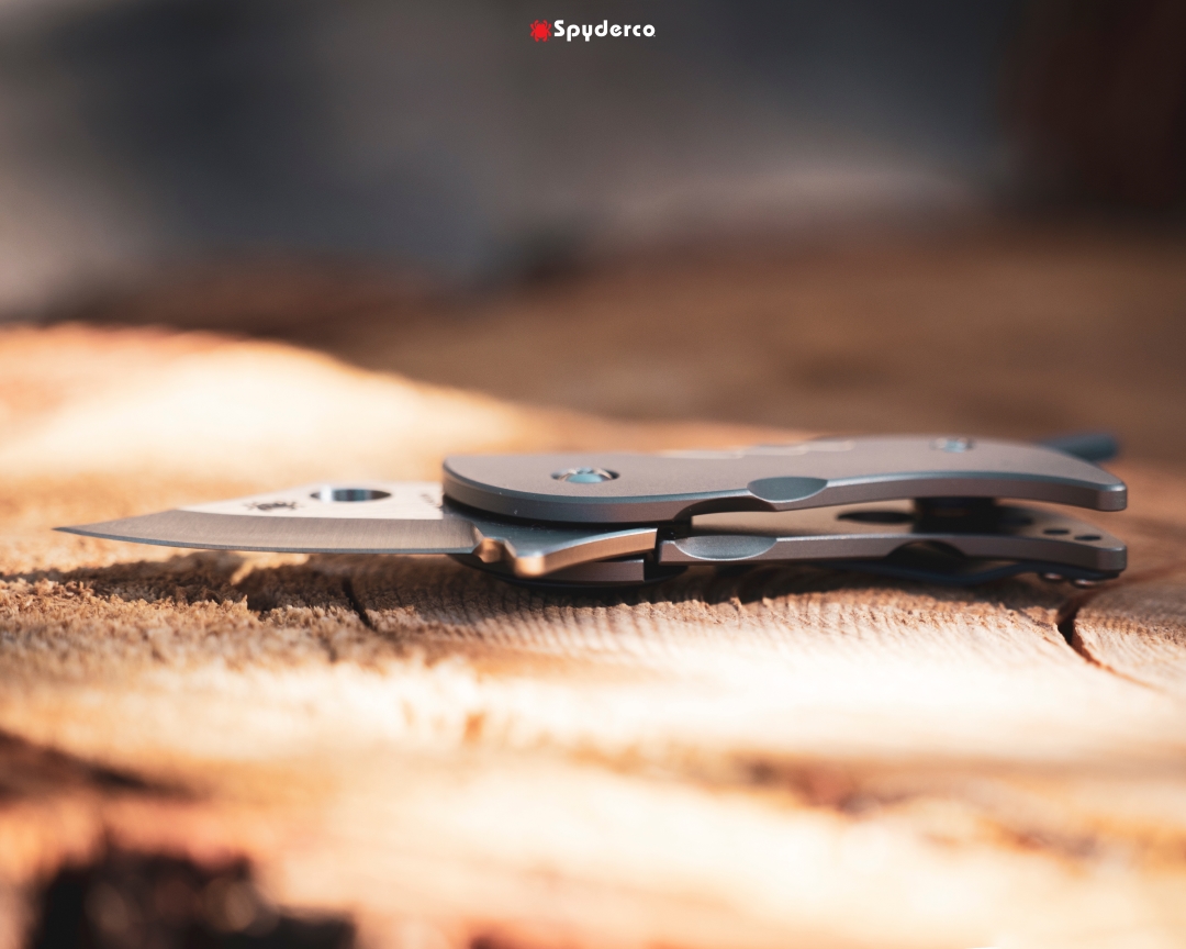 SpydercoKnives's tweet image. Our choice for &quot;Work Like a Dog Day&quot; is the unique Pochi. Based on one of Japanese knifemaker Kazuyuki Sakurai&apos;s custom creations, its name is the Japanese equivalent of &quot;Spot&quot;. What&apos;s your carry knife today? 

#SpydercoKnives#WorkLikeADogDay