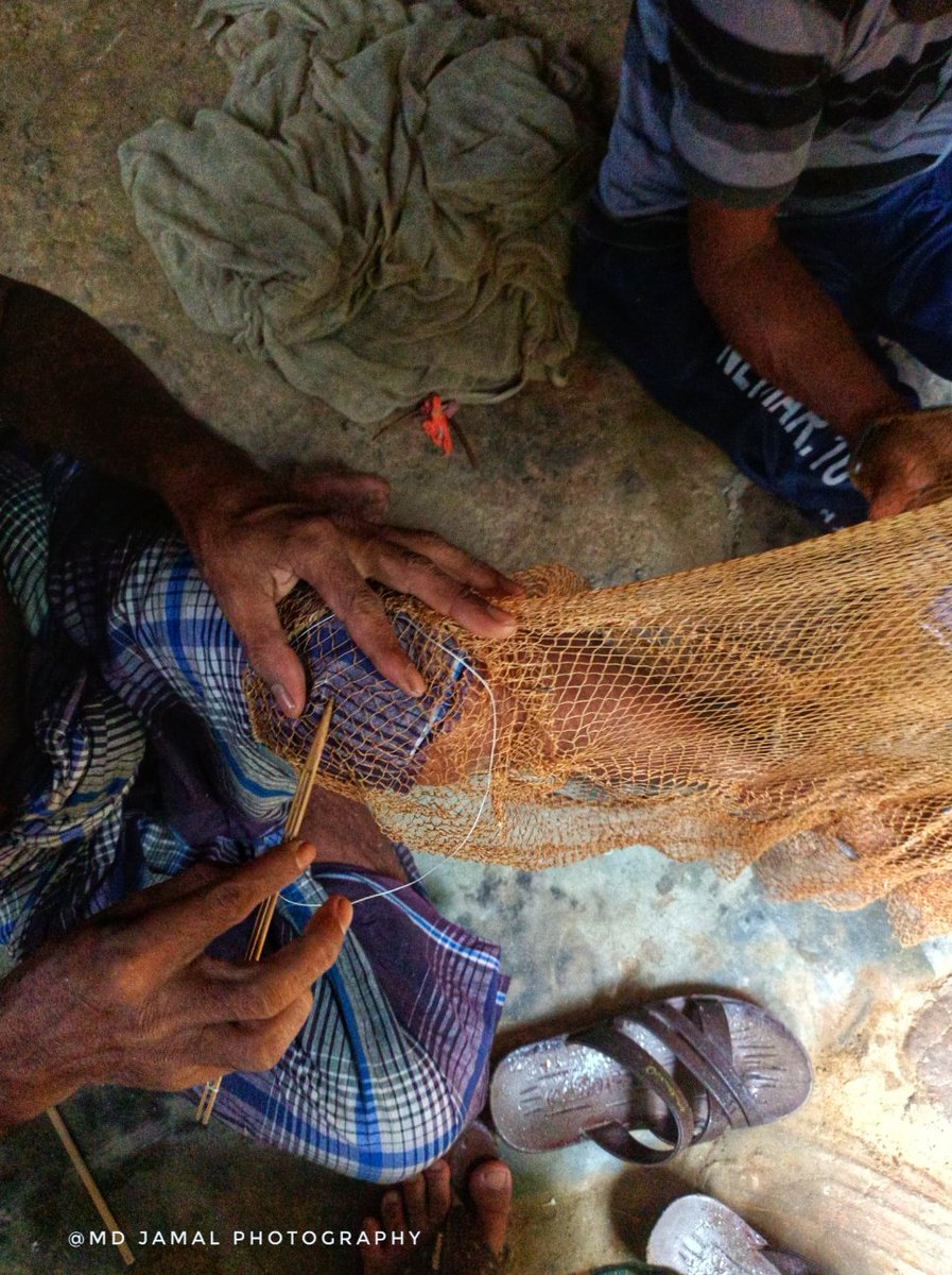mdjamal315's tweet photo. in Bangladesh Rohingya camp, fisherman repairing fishing net, hands working, rough hands, fisherman

#photography #Rohingya #portrait  #photo #streetphoto #streetart #rohingya_life #fishing #humanright #Bangladesh #rohingya #refugees #fisherman
#MdJamalPhotography https://t.co/89cYiyPfXc