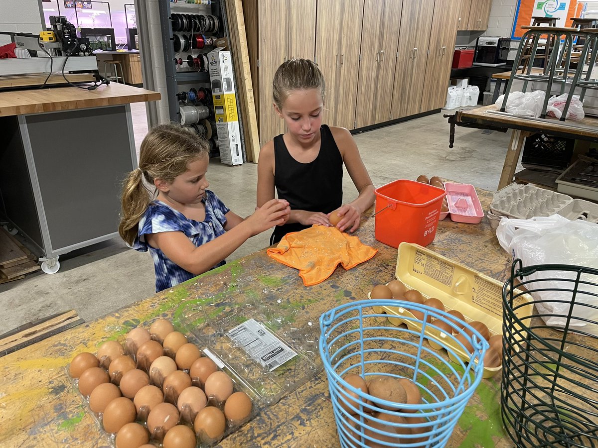 ROVpalau's tweet image. I had helpers this morning at the school.