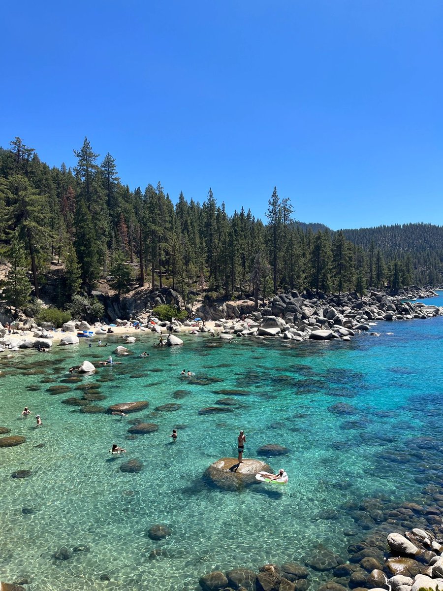 426_AnNa's tweet photo. Lake Tahoe in summer, not only has the beauty of the lake and mountains, but also a rich variety of recreational activities waiting for me to explore. I stroll around the lake, hiking and trekking, feeling the charm of nature and releasing the tiredness and worries in my heart. https://t.co/unKFumqVBq